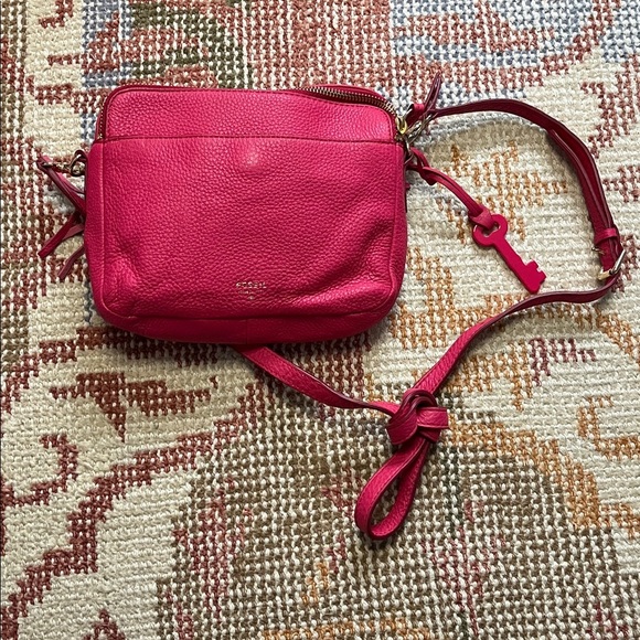 NWOT Fossil Sydney Fringe Leather Crossbody Pomegranate - Picture 4 of 10